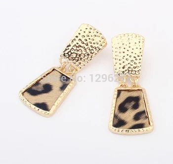 2018 nov prihod hot design, Modna blagovna znamka, nakit živali natisne uhani za ženske kovinski tassel leopard stud uhani