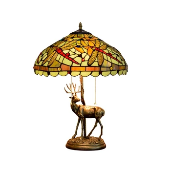 Evropski retro ustvarjalne jelena namizne svetilke Tiffany vitraž dnevno sobo, jedilnico, bar Dragonfly dekorativni namizne svetilke
