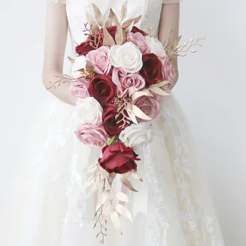 Nevesta ima Cvetje Evropski stil Poroka Slap Vodnih Kapljic Holding Šopek Fotografija, Poročni Aranžma Rekviziti Rose Dekor