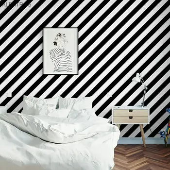 Sodoben minimalističen slog črno in belo črtasto spalnica ozadje soba, dnevni prostor kavč v ozadju stene trgovina dekoracijo wallpape